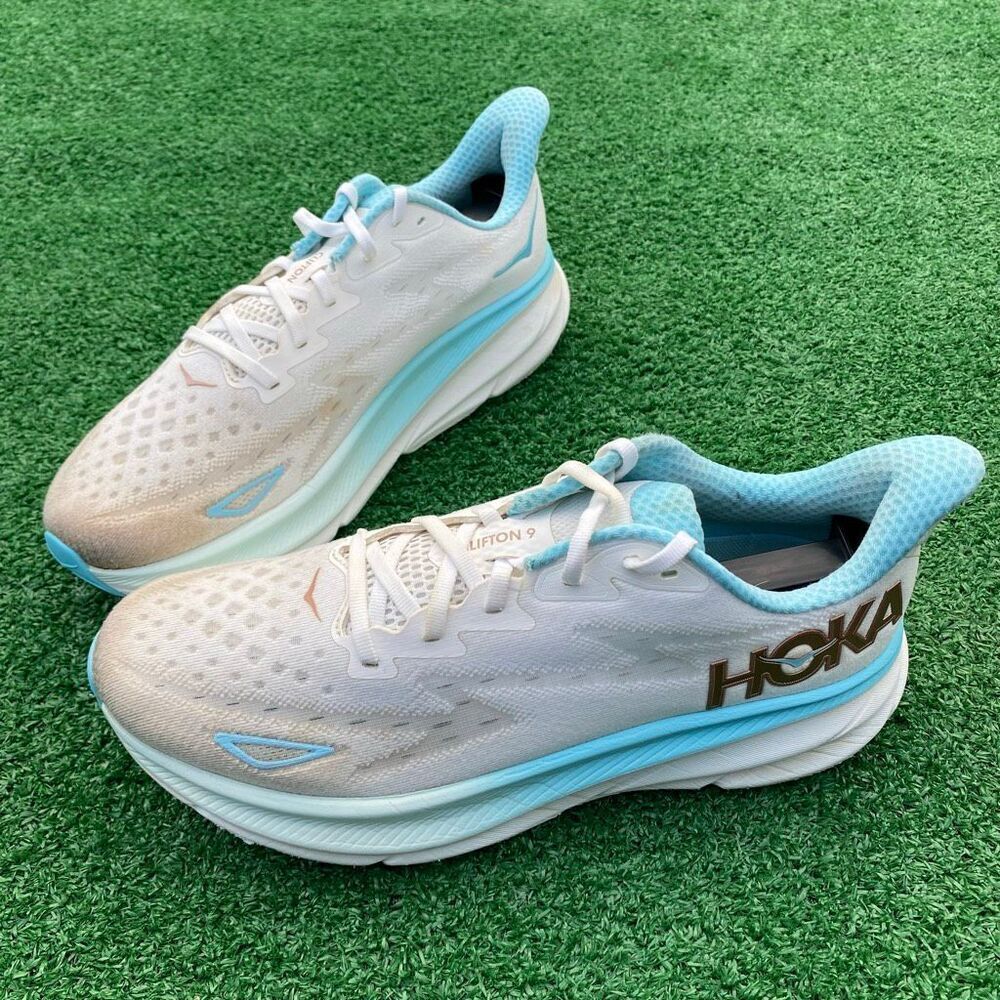 HOKA ONE ONE CLIFTON 9 - Women’s Running Shoes - SIZE 11B